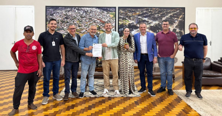 Sarandi confirma R$ 500 mil para a saúde e recebe veículo adaptado para reforçar atendimentos