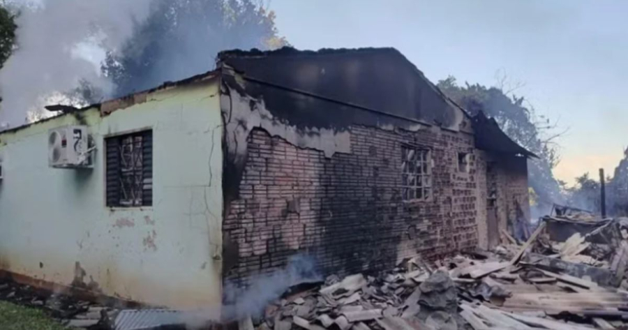 Tragédia no RS: pai é indiciado após filha morrer sozinha em incêndio dentro de casa